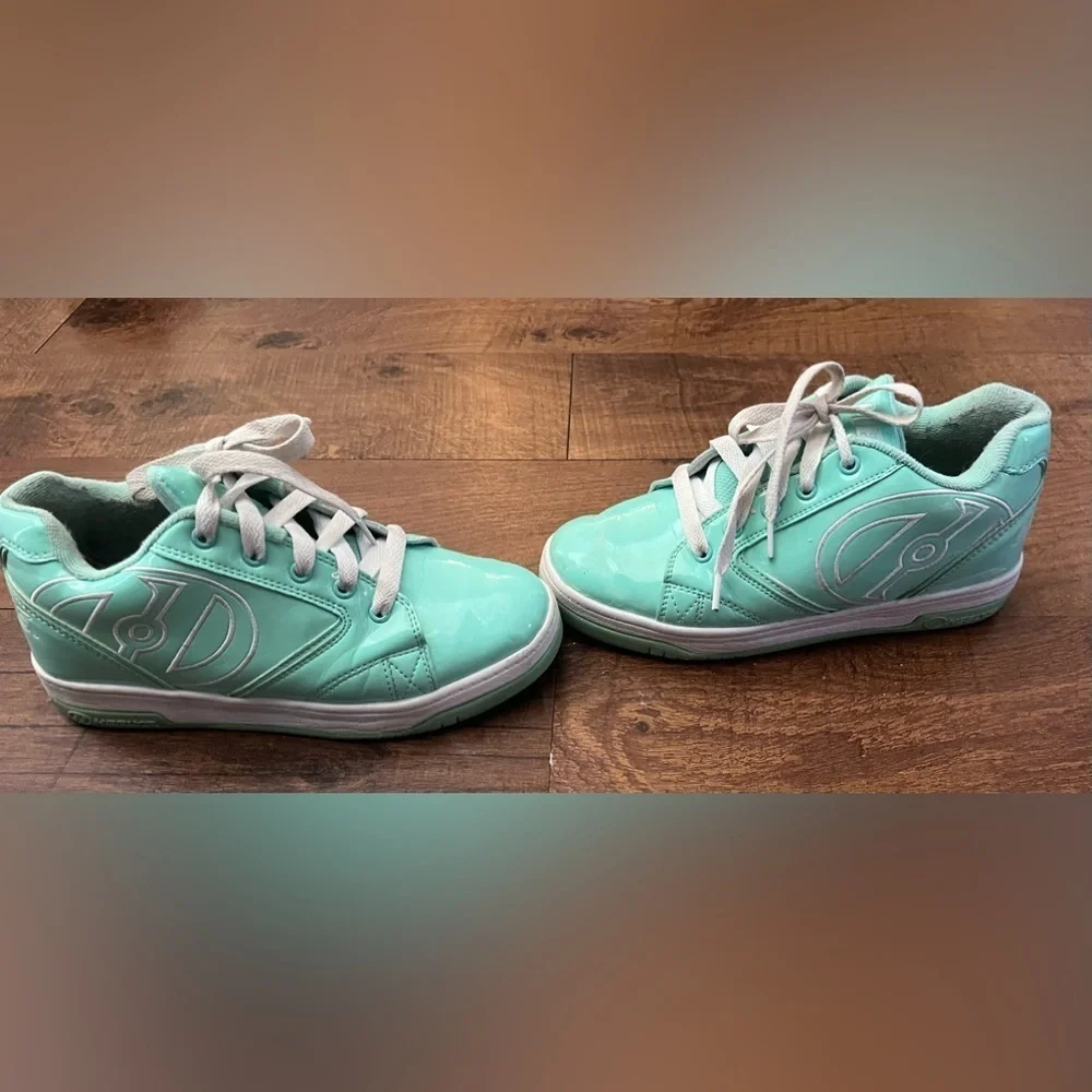 Heelys girls Seafoam green white shoes Sz 5 big girl